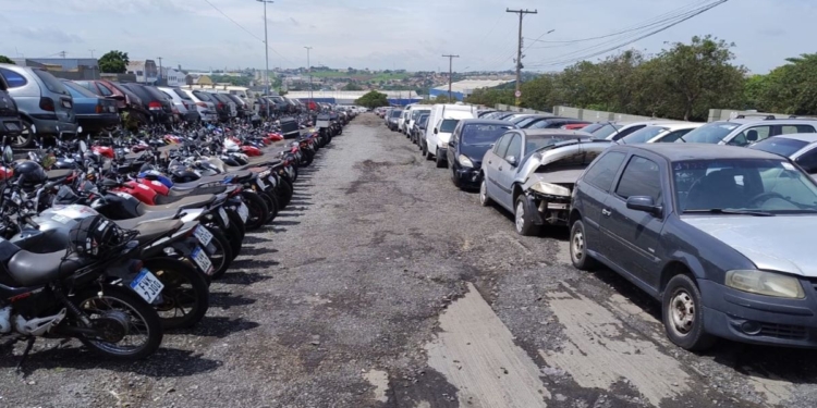 Emdec promove último leilão de 2024 de veículos apreendidos no Pátio Municipal