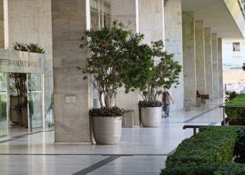 Confira como ficam os serviços públicos durante a semana; parques abrem no Natal