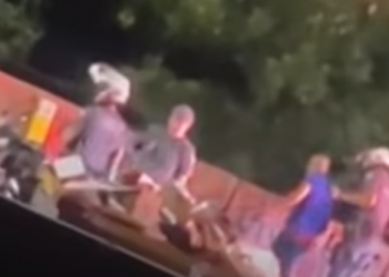 Homem é jogado de ponte durante abordagem policial em São Paulo