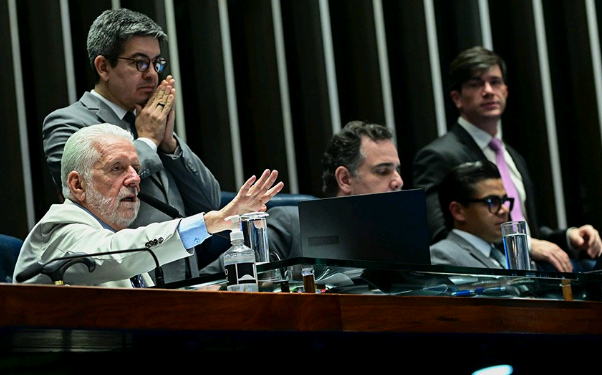 Senado aprova limite de gastos mais duro em caso de déficit; texto vai à sanção