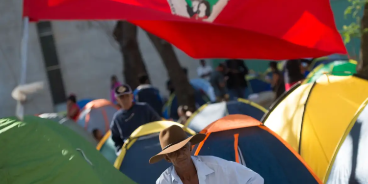 PF instaurará inquérito para investigar ataque a assentamento do MST