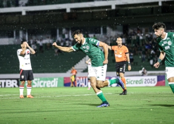 Guarani aproveita vacilos da defesa do Botafogo para estrear em 2025 com vitória