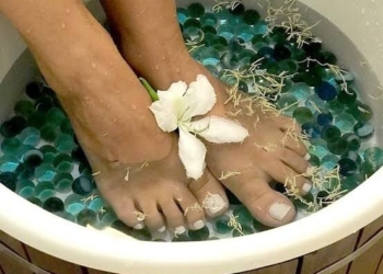 Dos pés à cabeça: o toque que transforma – por Daniela Nucci