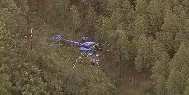 Helicóptero a caminho de Americana cai na Grande SP e mata casal; filha é resgatada com vida