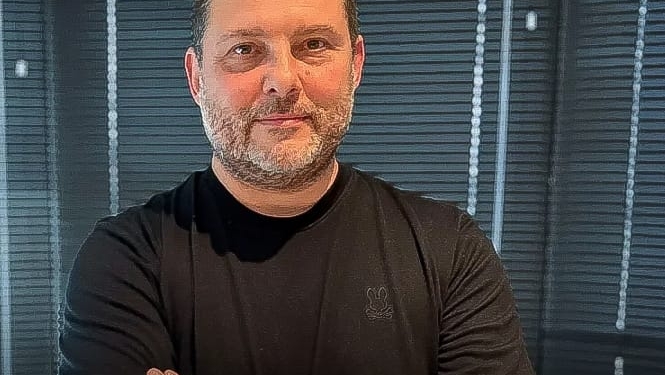 Helicóptero a caminho de Americana cai na Grande SP e mata casal; filha é resgatada com vida