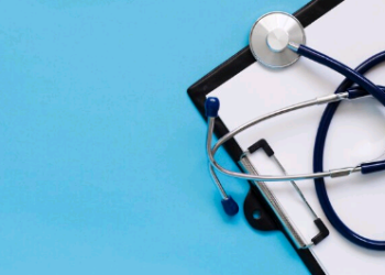 Tornando a medicina de família uma especialidade mais atrativa: estratégias para enfrentar a escassez de especialistas em atenção básica no Brasil – por Carmino de Souza e Colaboradores