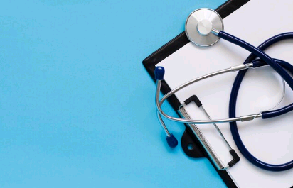 Tornando a medicina de família uma especialidade mais atrativa: estratégias para enfrentar a escassez de especialistas em atenção básica no Brasil – por Carmino de Souza e Colaboradores