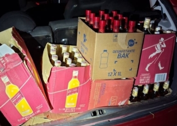 Homem é preso com 150 garrafas de bebibas falsificadas na Santos Dumont