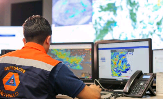 Defesa Civil faz alerta de chuva intensa a partir deste domingo