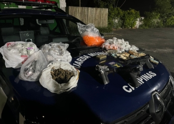 GM de Campinas apreende 3 kg de drogas, três armas de fogo e dinheiro