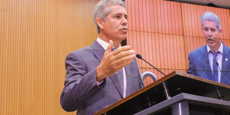 Projeto propõe multa de quase R$ 10 mil para condutor que circular com escapamento barulhento