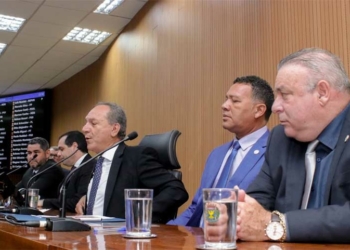 Luiz Rossini é reconduzido à Presidência da Câmara para o biênio 2025-2026