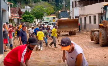Chuvas do fim de semana causaram 11 mortes em duas cidades de Minas