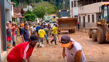 Chuvas do fim de semana causaram 11 mortes em duas cidades de Minas
