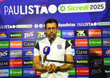 Valentim admite ‘gosto amargo’ após empate, mas pondera: ‘é início de trabalho’