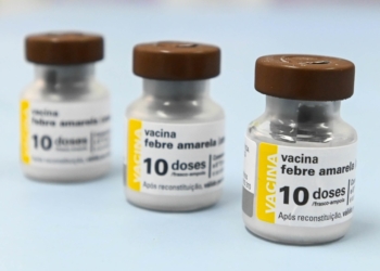 Febre Amarela: Saúde vacina de casa em casa, em supermercado e loja neste sábado
