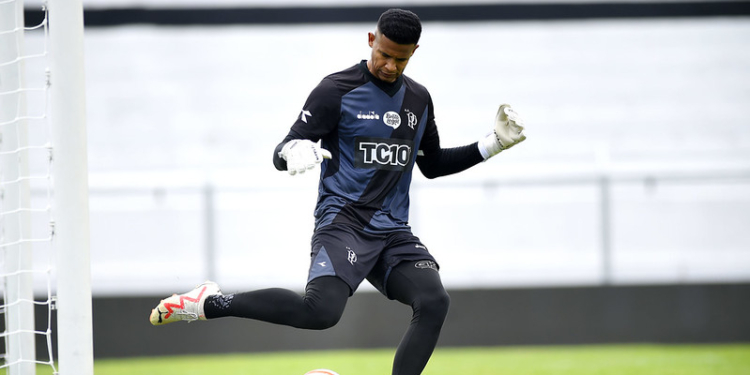 Ponte Preta tem ao menos dois desfalques para dérbi de domingo