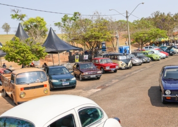 Campinas recebe encontro de carros antigos com rock e nostalgia dos anos 80