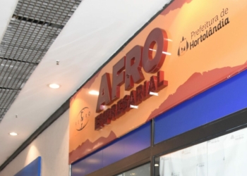 Espaço Afroempresarial recebe exposição de bonecas Barbies negras