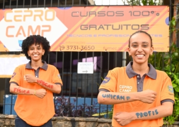 Gêmeas que estudaram no Ceprocamp passam em universidades públicas
