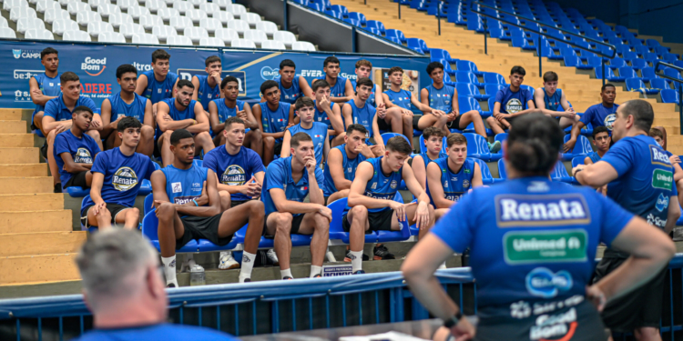 Base do Vôlei Renata se apresenta e inicia trabalhos no Taquaral