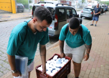 Com calor intenso, Campinas distribui água para população em situação de rua