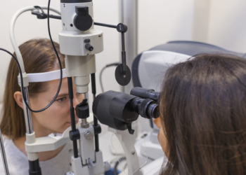 Olhos podem antecipar risco de AVC e salvar vidas