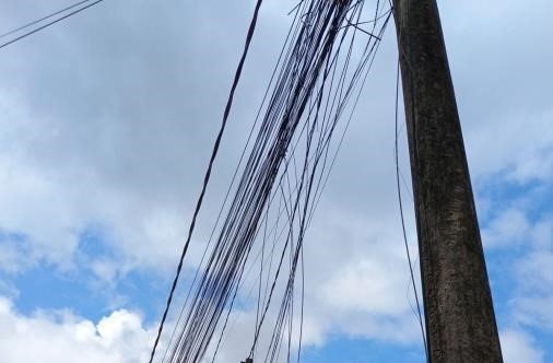 Nova Odessa solicita ‘faxina de cabos mortos’ em postes à CPFL Paulista