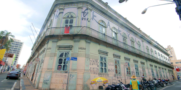 Plataforma multimídia de notícias, análise e serviço