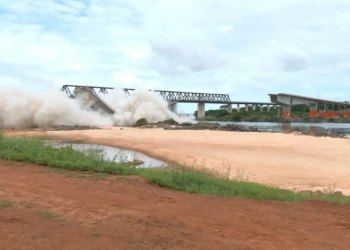 Após desabamento, Ponte Juscelino Kubitschek é detonada por explosivos