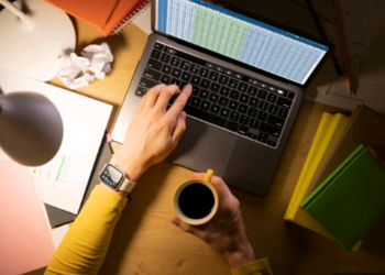 O Urgente vs. O Importante: como equilibrar suas prioridades na carreira – por Karine Camuci