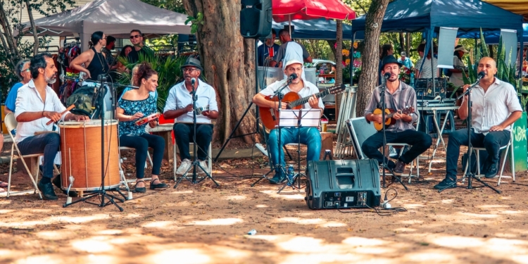 Borandá leva a história do samba para praça em Jaguariúna