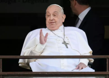 Papa Francisco deixa o hospital após quase 40 dias internado