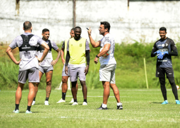 Ponte Preta avalia elenco em jogo-treino com a Lusa