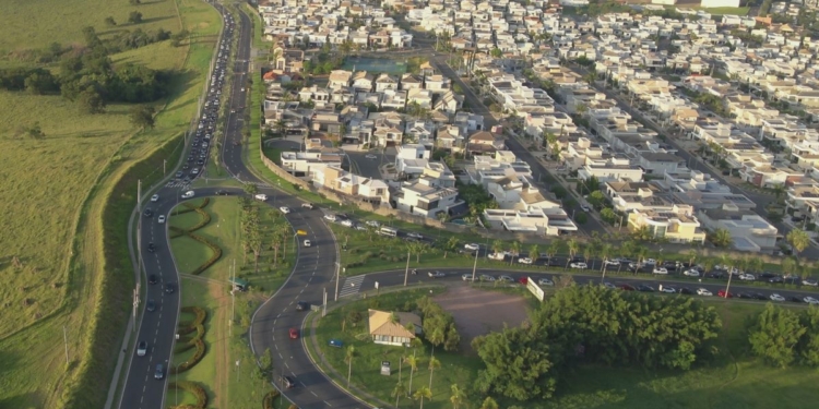 Emdec inicia operação de trânsito em dois acessos para o Swiss Park