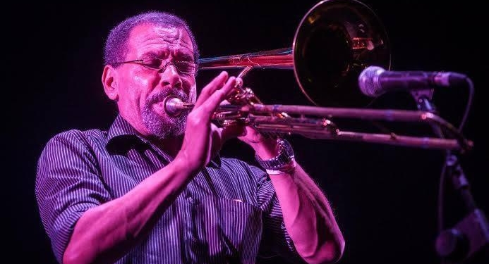 François de Lima e quarteto levam o “Swingue Brasileiro” do jazz para a Cervejaria Blacaman