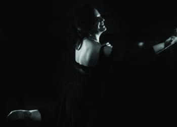 Oficinas gratuitas de dança adaptada e poesia para mulheres cegas e surdocegas recebem inscrições