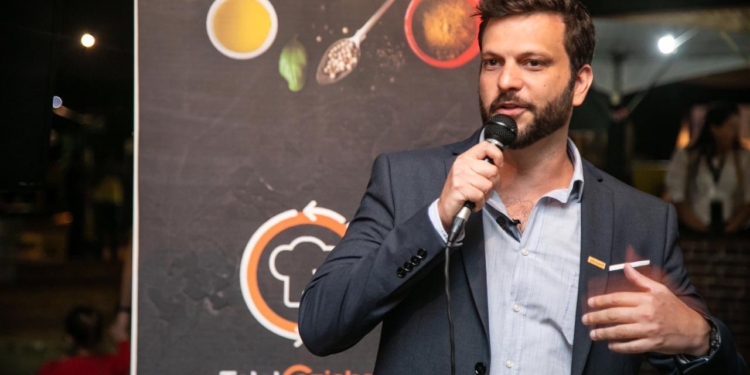 Encontro de Negócios da Abrasel Campinas aborda benefícios da IA em bares e restaurante