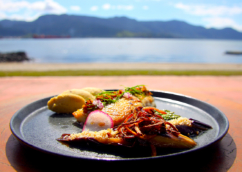 Café da manhã de hotel, peixe à beira-mar e paleta de cordeiro com vista do Atlântico: as gostosuras do 2º Festival Sabores da Praia em Ilhabela