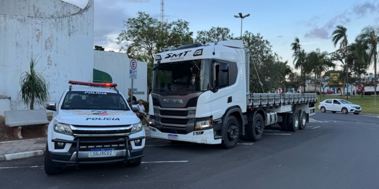 Polícia prende homem escondido em túmulo no cemitério de Jaguariúna