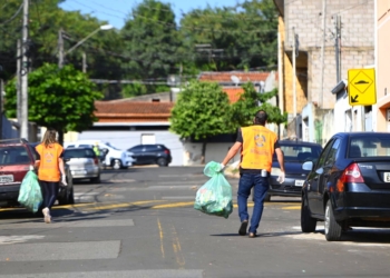 Mutirão contra a dengue percorre sete bairros na manhã deste sábado
