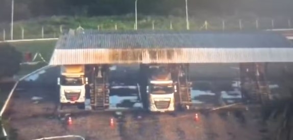 Explosão de caminhão de combustível em Paulínia mata um e deixa dois feridos