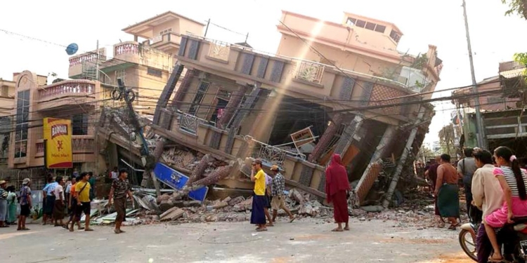 Pobreza e guerra civil dificultam resgate de vítimas do terremoto em Mianmar