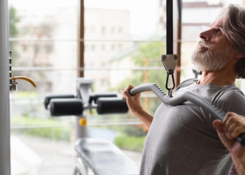 Musculação pode ser aliada na prevenção de demência em idosos, aponta estudo da Unicamp