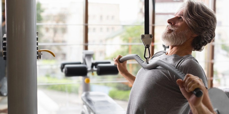 Musculação pode ser aliada na prevenção de demência em idosos, aponta estudo da Unicamp