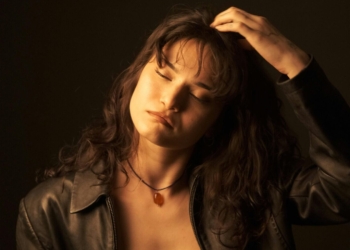 Coceira no couro cabeludo: o que está por trás desse desconforto?