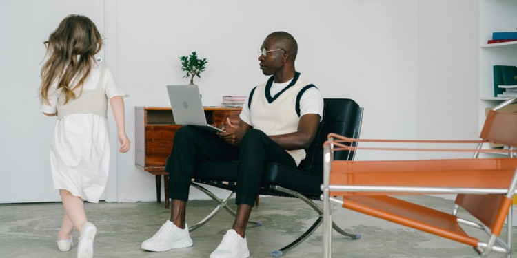 Seu filho precisa de terapia? Saiba como identificar e ajudar no processo