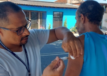 Febre amarela: vacinação de casa em casa ainda encontra resistência