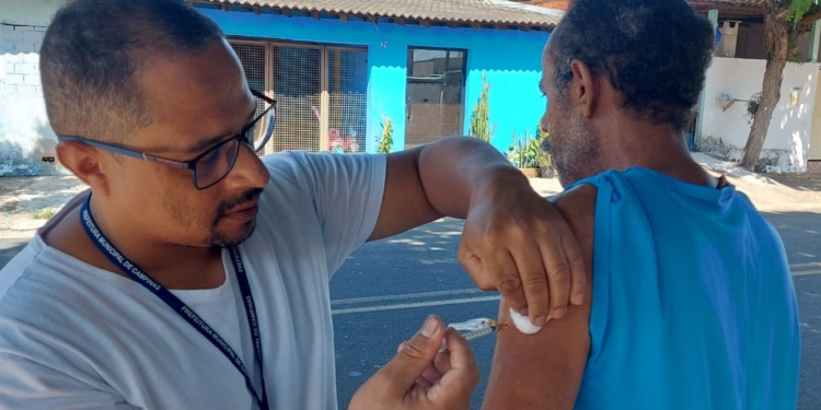 Febre amarela: vacinação de casa em casa ainda encontra resistência