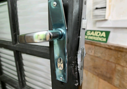 Centro de Referência LGBTI+ de Campinas sofre vandalismo e furto